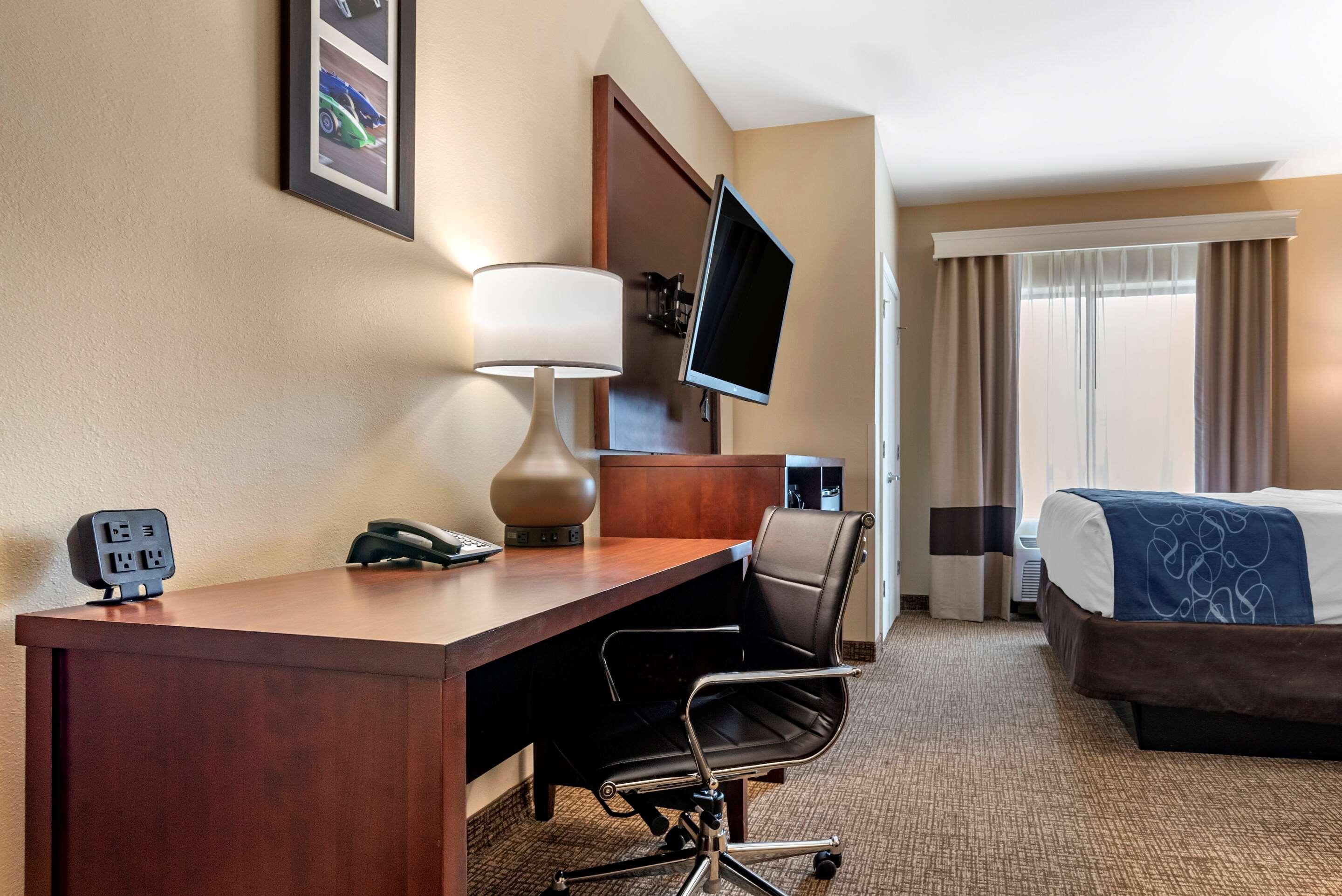 Comfort Suites Pell City I-20 Exit 158 Eksteriør billede